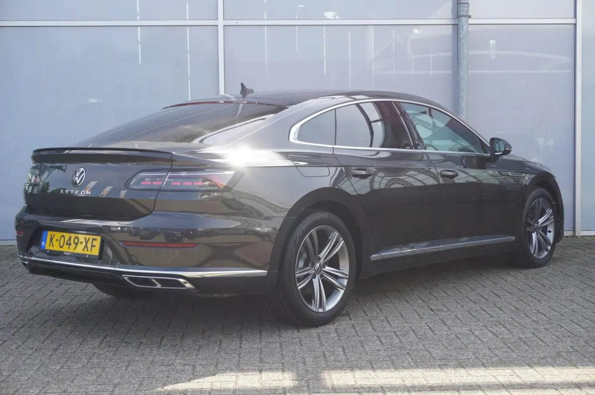 2.0 TSI 190pk DSG R-Line Business+ | Adaptive Cruise | Achterbank Verwarmd | Navigatie