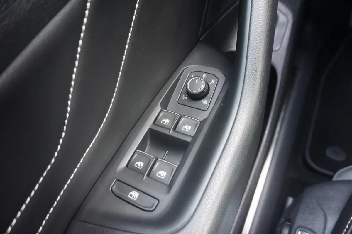 2.0 TSI 190pk DSG R-Line Business+ | Adaptive Cruise | Achterbank Verwarmd | Navigatie