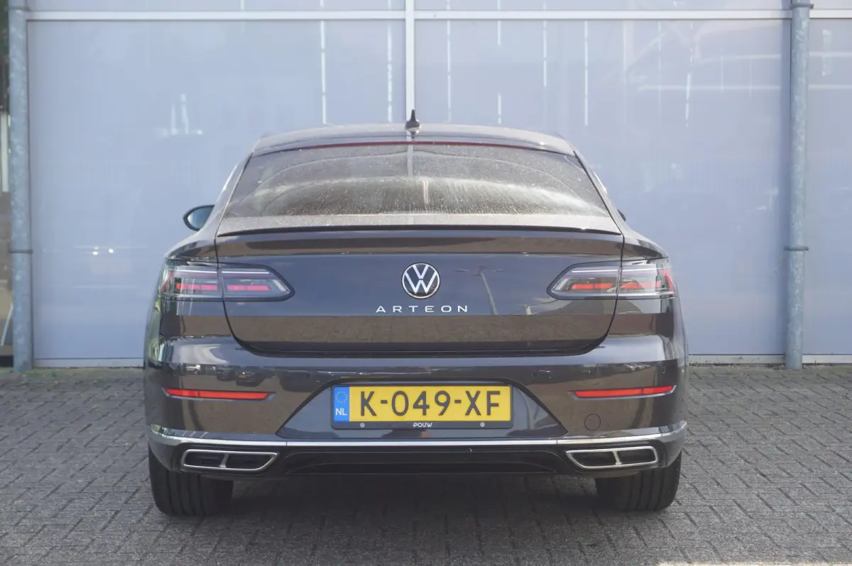 2.0 TSI 190pk DSG R-Line Business+ | Adaptive Cruise | Achterbank Verwarmd | Navigatie