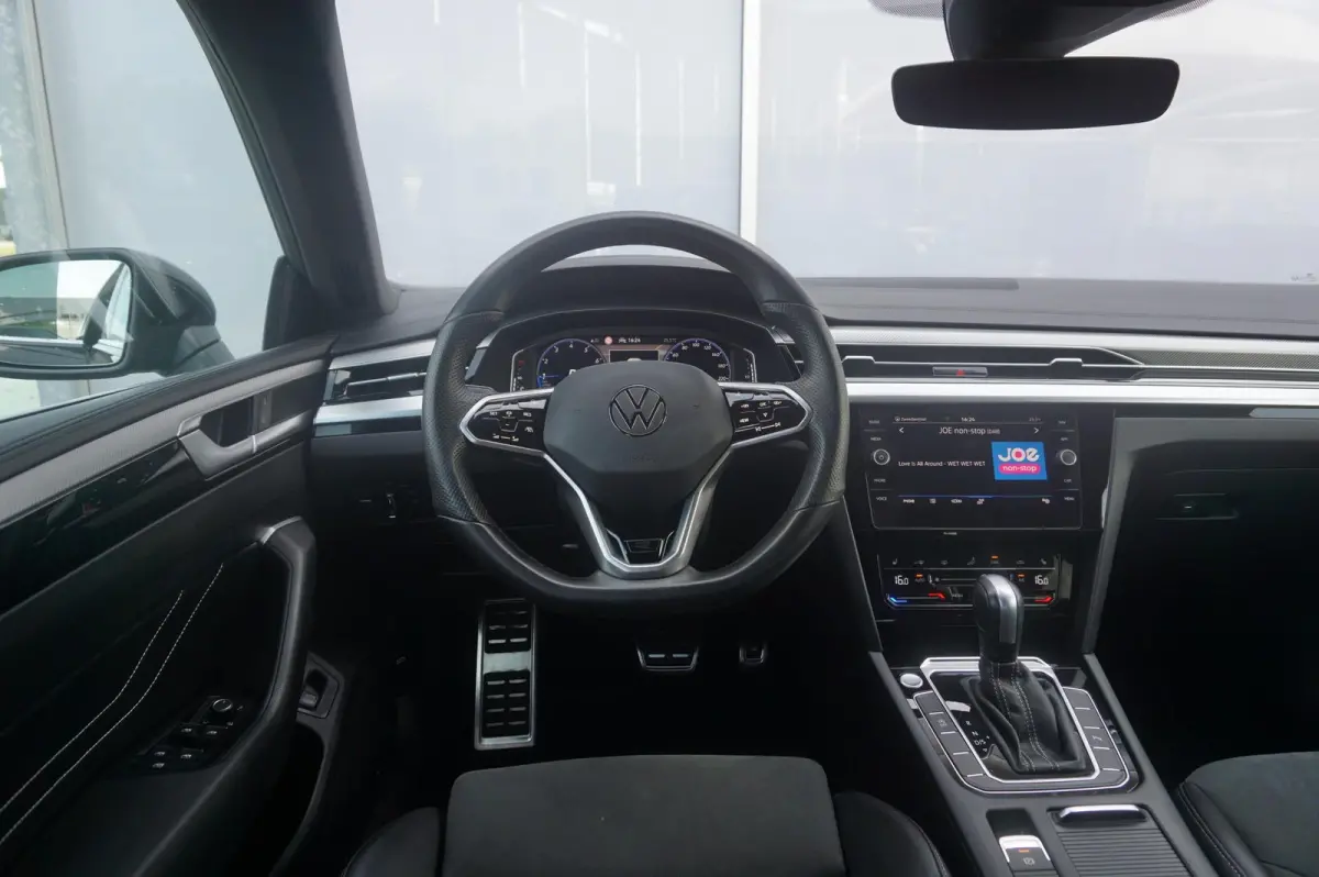 2.0 TSI 190pk DSG R-Line Business+ | Adaptive Cruise | Achterbank Verwarmd | Navigatie