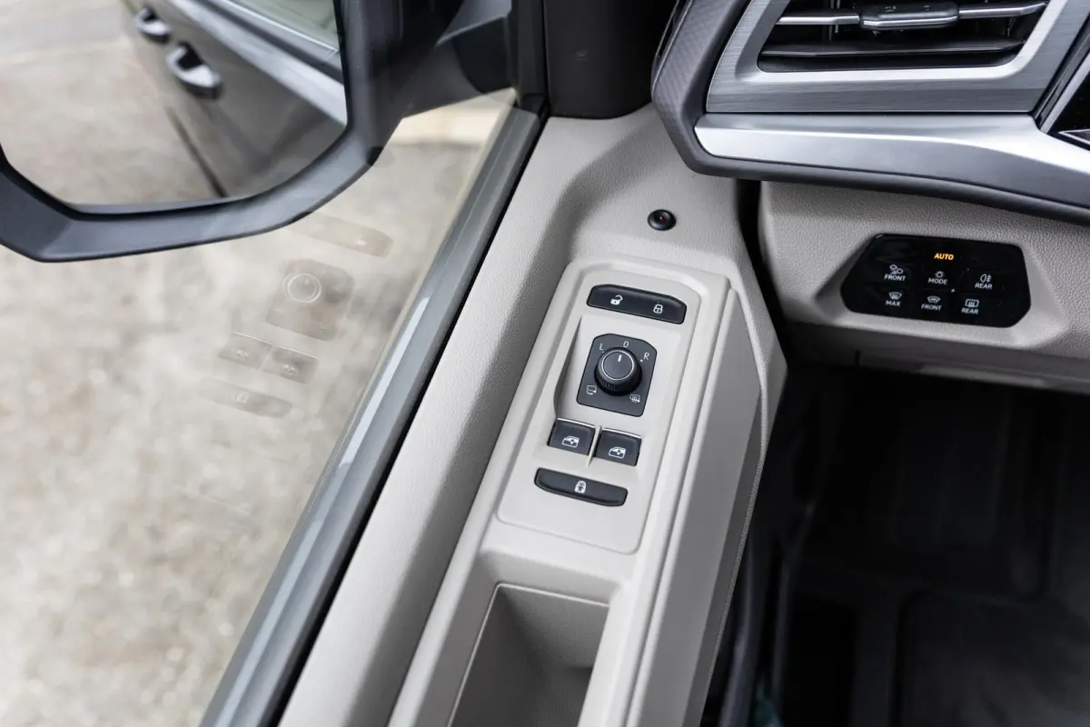 1.5 eHybrid 245pk L2 Bulli Edition | Velgen 19'' | Soundsysteem ''Harman Kardon''