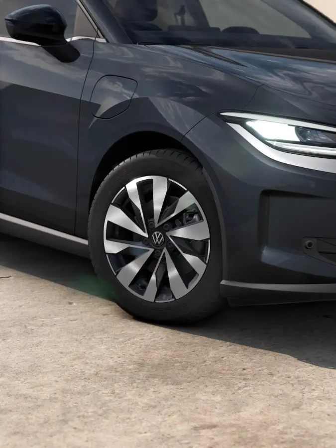 211pk Life First Edition 52 kWh | 17" Velgen | Stoelverwarming