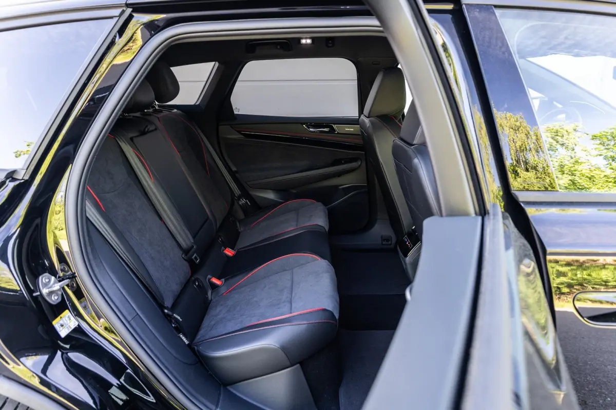 340pk GTX Limited Edition 86 kWh | Trekhaak Wegklapbaar