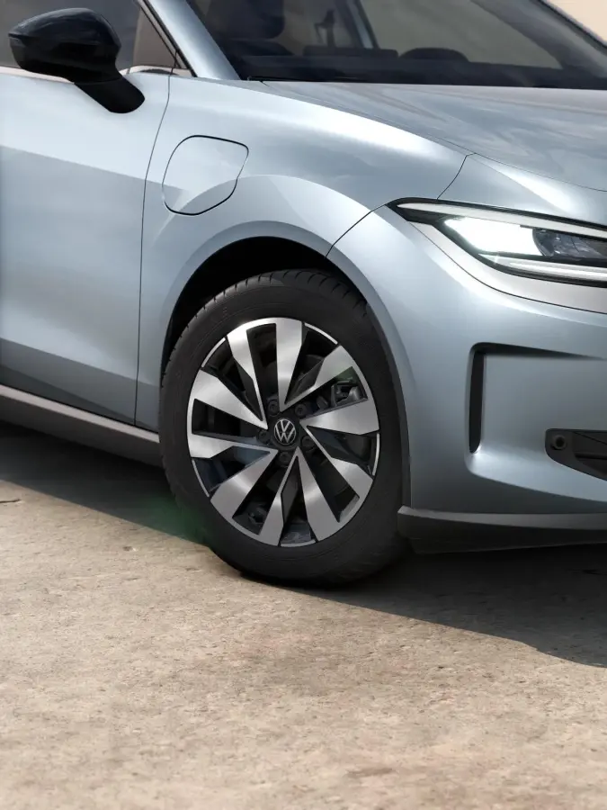 211pk Life First Edition 52 kWh | 17" Velgen | Stoelverwarming