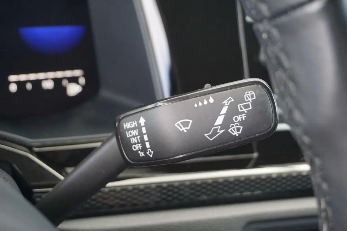 1.0 TSI 95pk Life | Apple Carplay & Android Auto | Parkeersensoren V+A | Climatronic