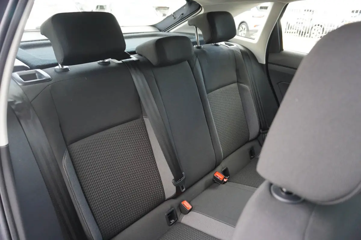 1.0 TSI 95pk Life | Apple Carplay & Android Auto | Parkeersensoren V+A | Climatronic