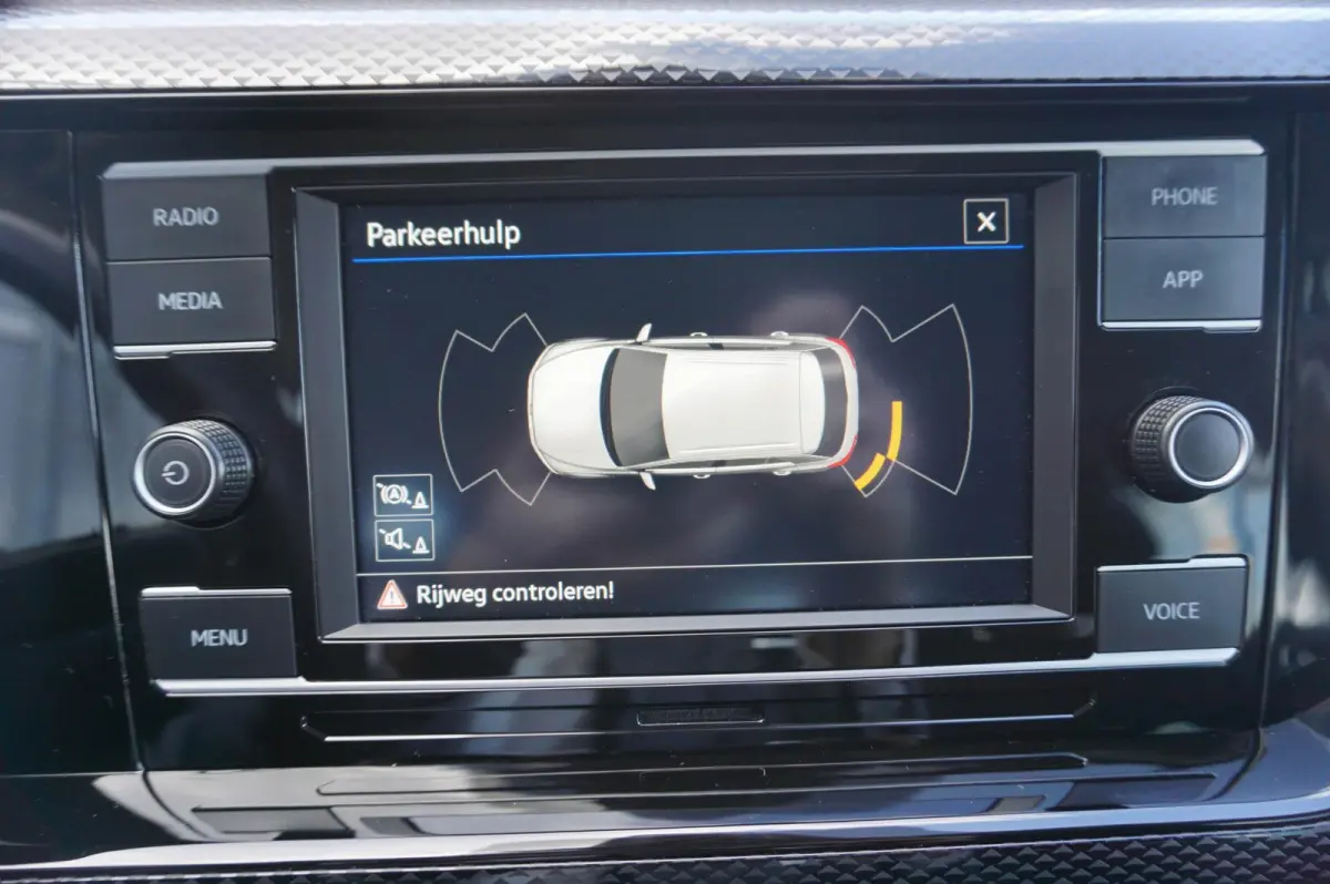 1.0 TSI 95pk Life | Apple Carplay & Android Auto | Parkeersensoren V+A | Climatronic