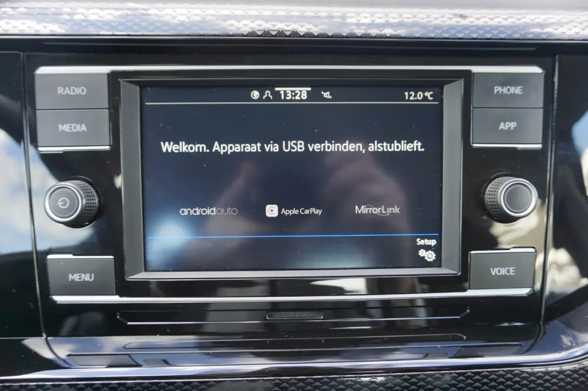 1.0 TSI 95pk Life | Apple Carplay & Android Auto | Parkeersensoren V+A | Climatronic