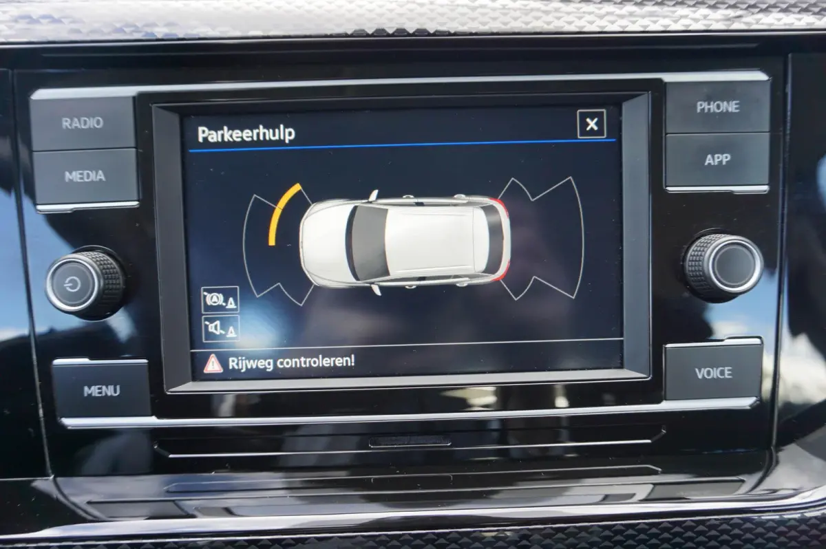 1.0 TSI 95pk Life | Apple Carplay & Android Auto | Parkeersensoren V+A | Climatronic