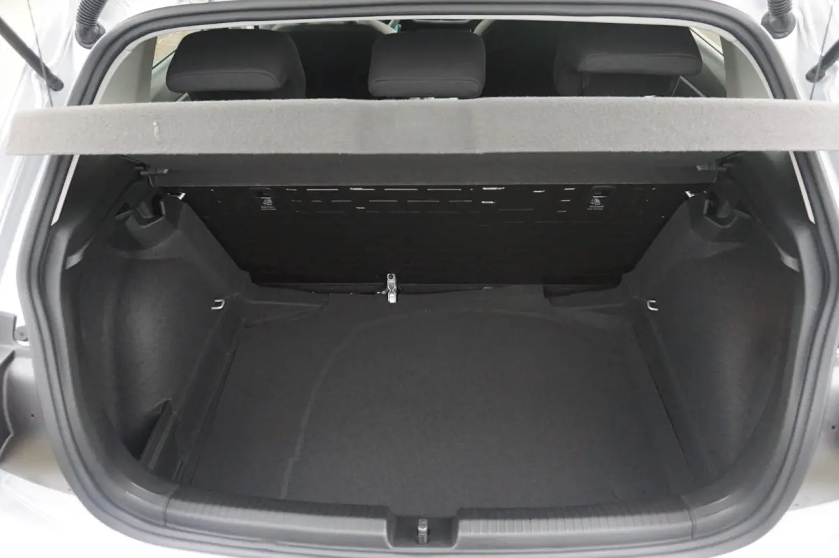 1.0 TSI 95pk Edition | All Season Banden | Getint Glas
