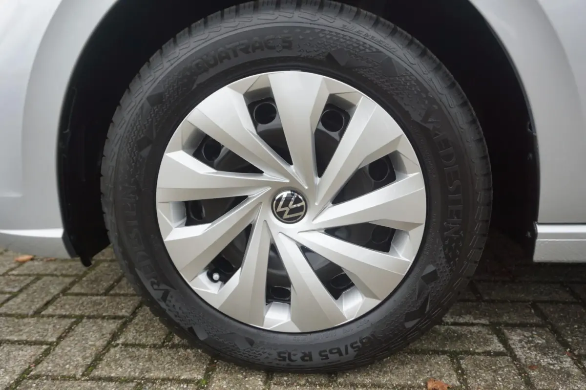 1.0 TSI 95pk Edition | All Season Banden | Getint Glas