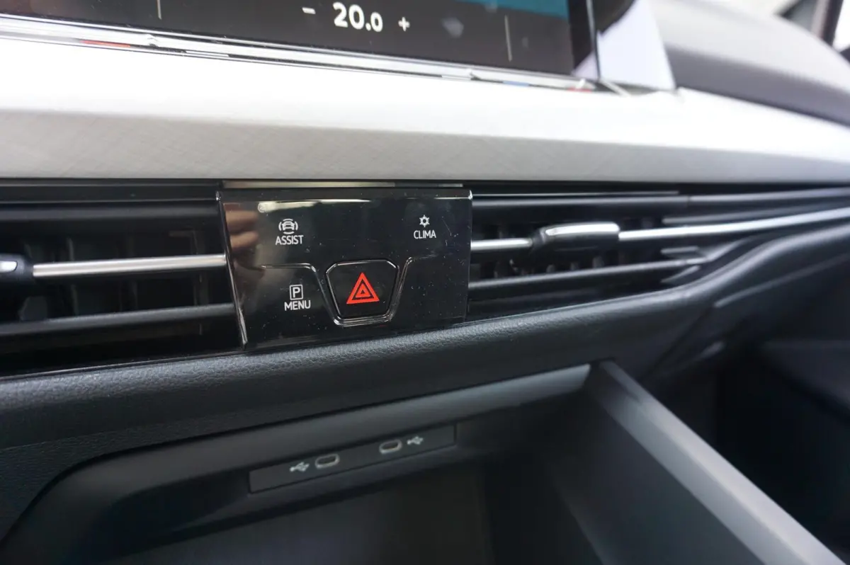 1.0 eTSI 110pk DSG Life | Apple Carplay & Android Auto | Parkeersensoren | Adaptive Cruise