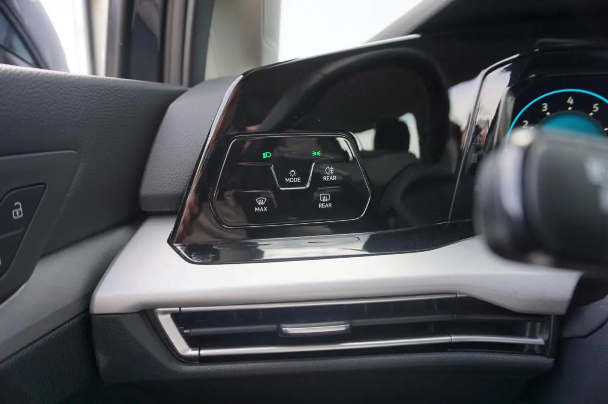 1.0 eTSI 110pk DSG Life | Apple Carplay & Android Auto | Parkeersensoren | Adaptive Cruise