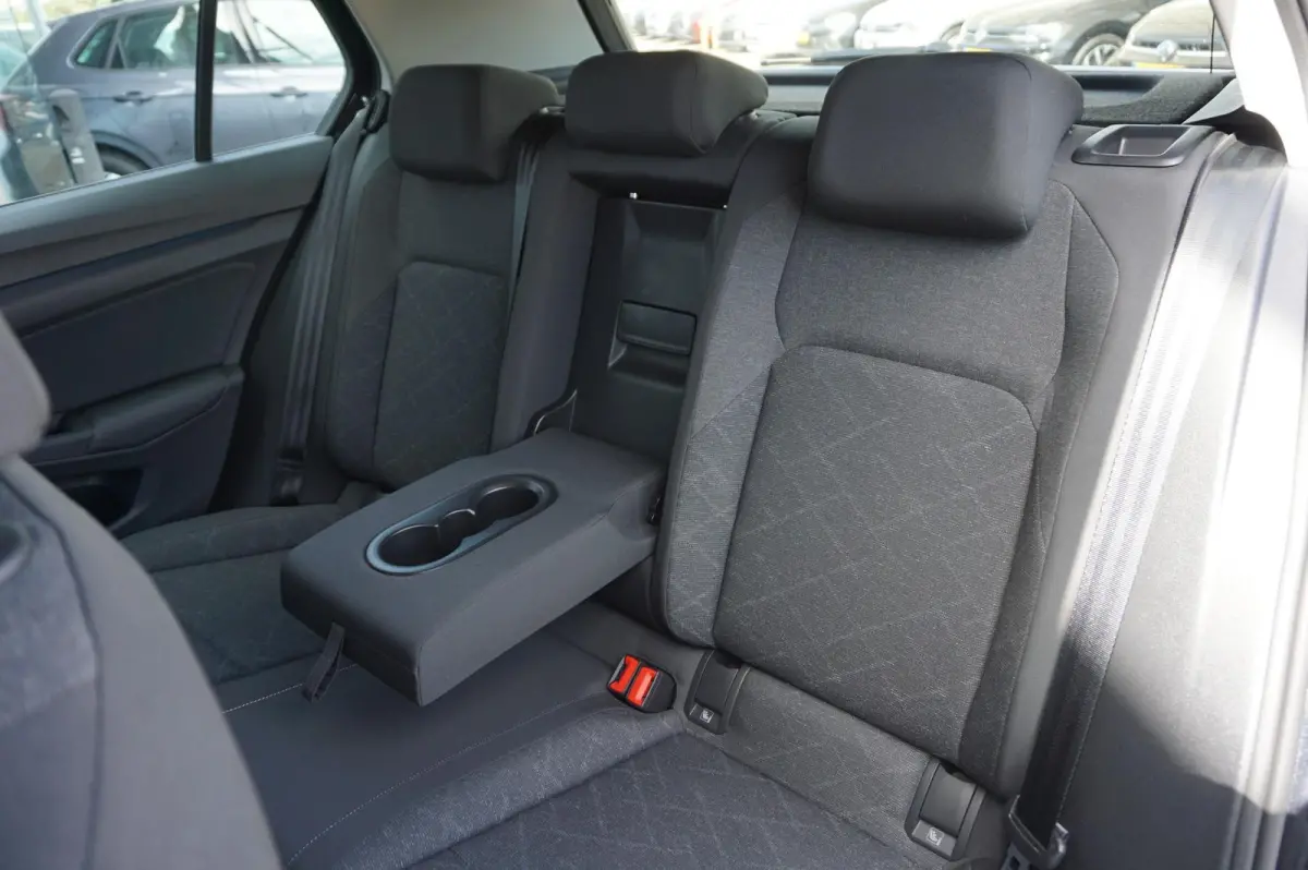1.0 eTSI 110pk DSG Life | Apple Carplay & Android Auto | Parkeersensoren | Adaptive Cruise