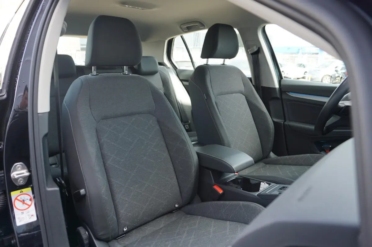 1.0 eTSI 110pk DSG Life | Apple Carplay & Android Auto | Parkeersensoren | Adaptive Cruise