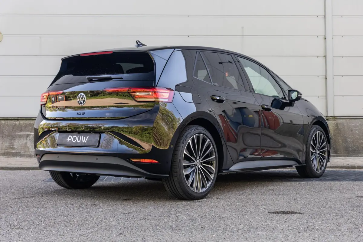 204pk Pro Limited Edition 59 kWh | 20" Velgen | Panoramadak