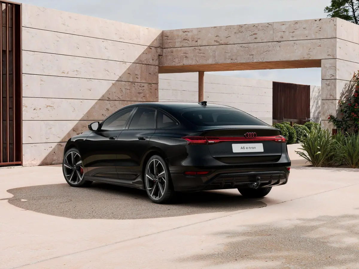 286pk S edition 83 kWh | Trekhaak | 21" Velgen | Rode remklauwen