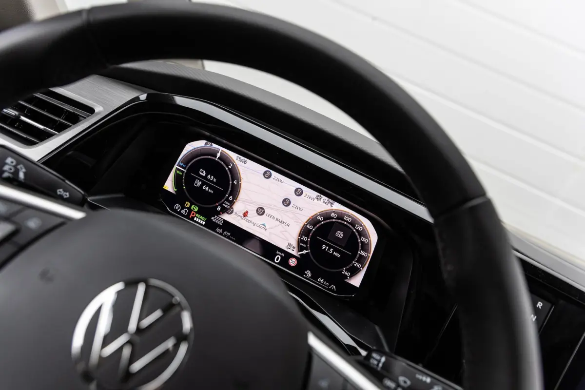 1.5 eHybrid 245pk L2 Bulli Edition | Velgen 19'' | Soundsysteem ''Harman Kardon''