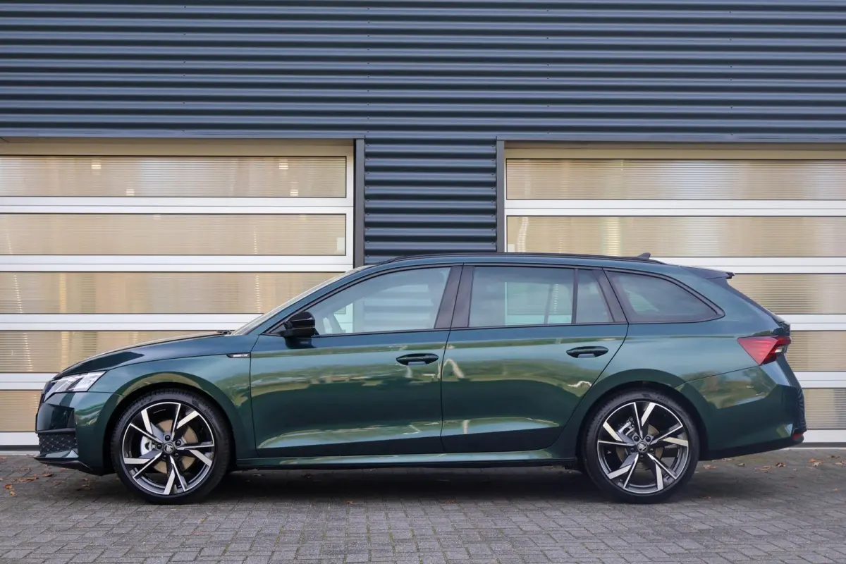 1.5 TSI 150pk MHEV Sportline Tour | 19" Velgen | Exclusieve Kleur