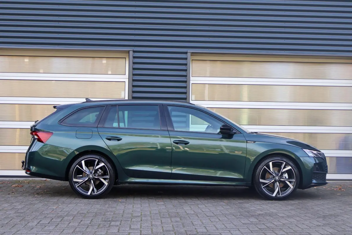 1.5 TSI 150pk MHEV Sportline Tour | 19" Velgen | Exclusieve Kleur