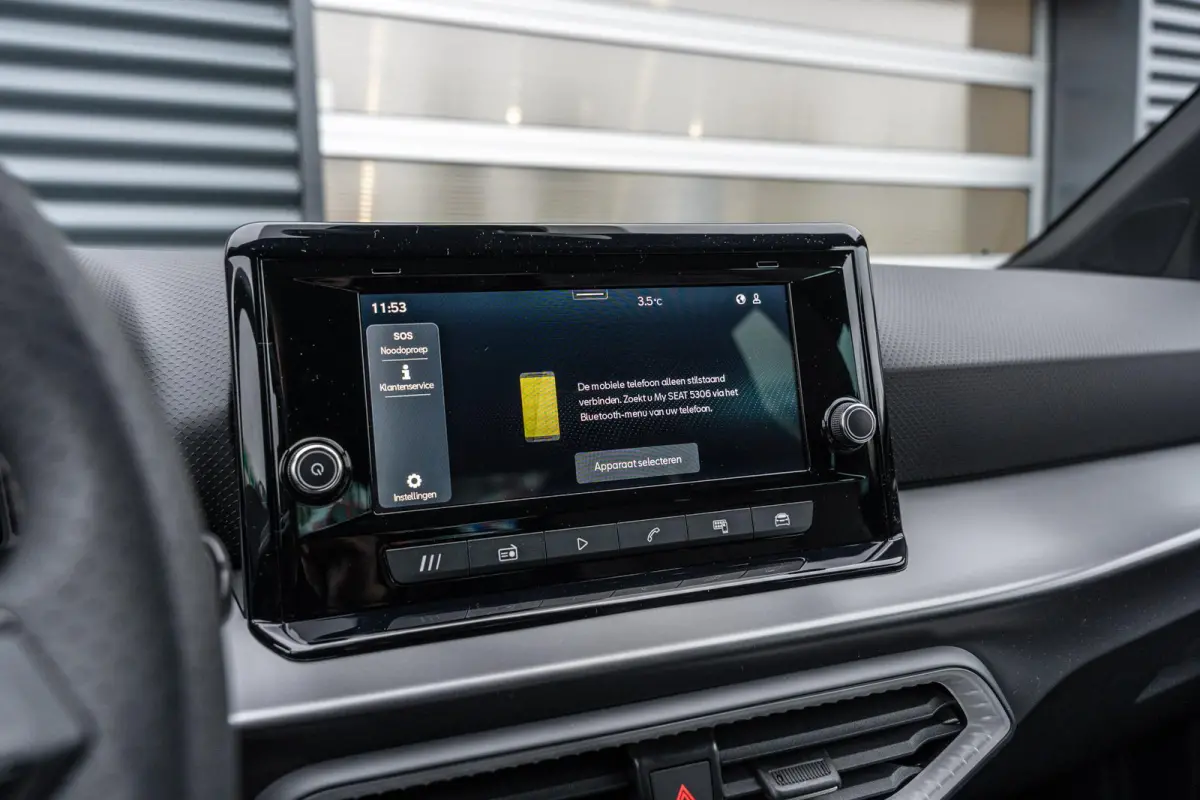 1.0 EcoTSI 95pk FR Business Connect | Achteruitrijcamera | Cruise Control Adaptief | Stoelverwarming