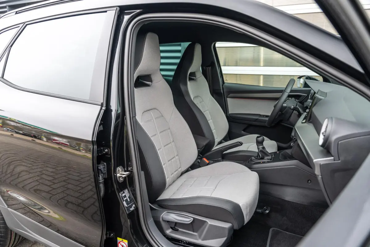 1.0 EcoTSI 95pk FR Business Connect | Achteruitrijcamera | Cruise Control Adaptief | Stoelverwarming
