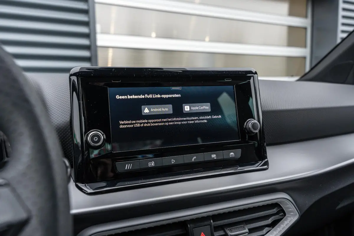 1.0 EcoTSI 95pk FR Business Connect | Achteruitrijcamera | Cruise Control Adaptief | Stoelverwarming