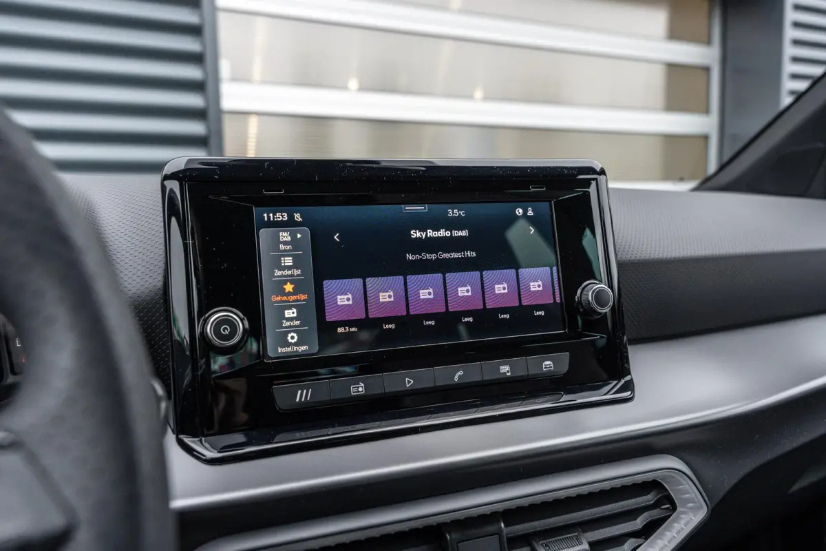 1.0 EcoTSI 95pk FR Business Connect | Achteruitrijcamera | Cruise Control Adaptief | Stoelverwarming