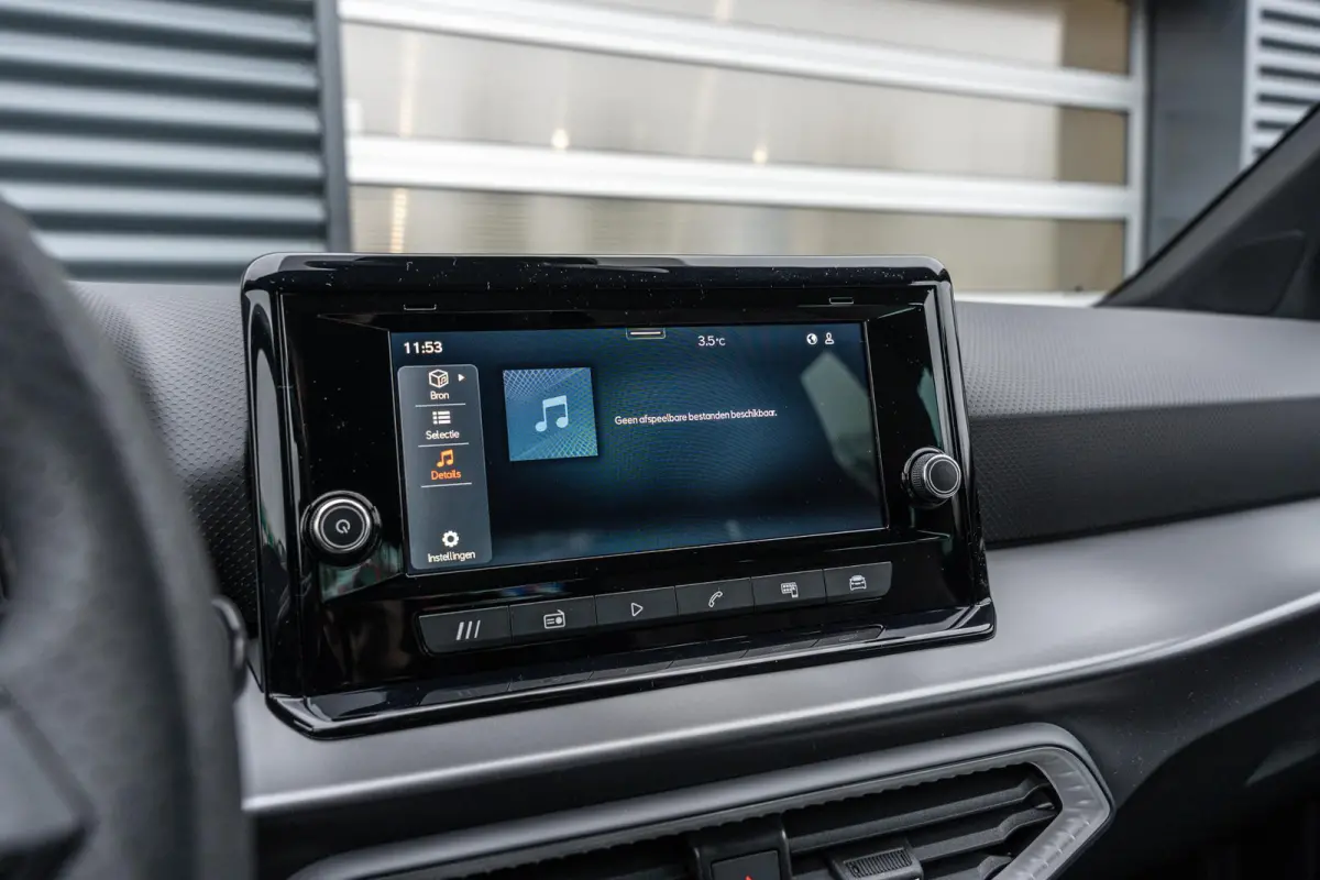 1.0 EcoTSI 95pk FR Business Connect | Achteruitrijcamera | Cruise Control Adaptief | Stoelverwarming