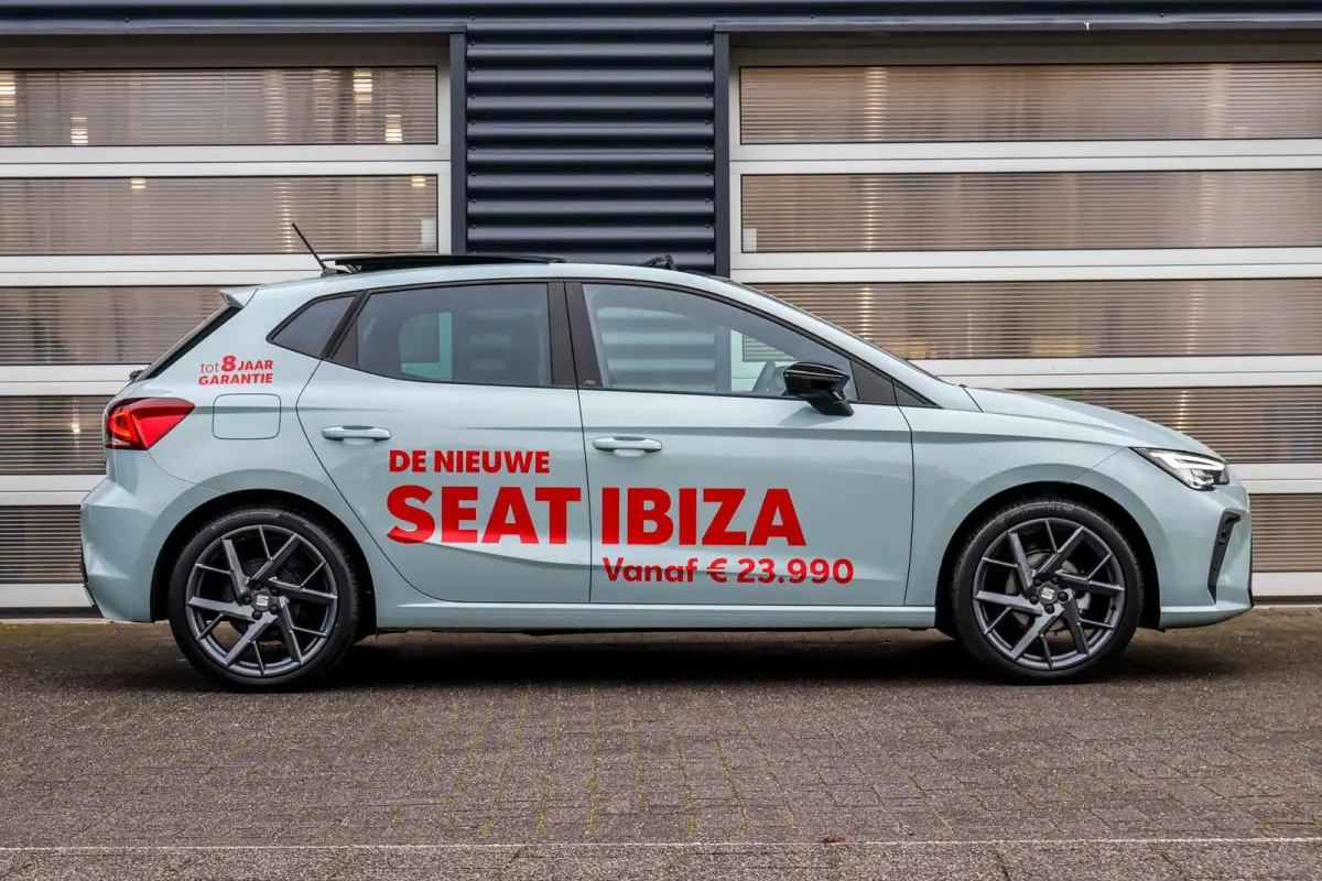 1.0 EcoTSI 95pk FR Business Connect | Panoramadak | 18" Velgen | Navigatie