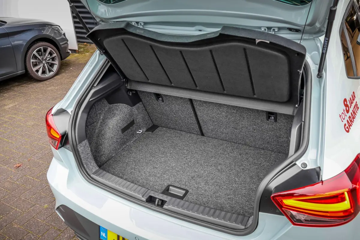 1.0 EcoTSI 95pk FR Business Connect | Panoramadak | 18" Velgen | Navigatie