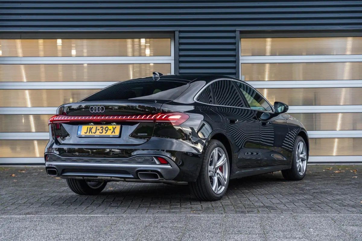 Limousine 2.0 299pk quattro Advanced Edition | Trekhaak Wegklapbaar | Techniek Pakket Plus