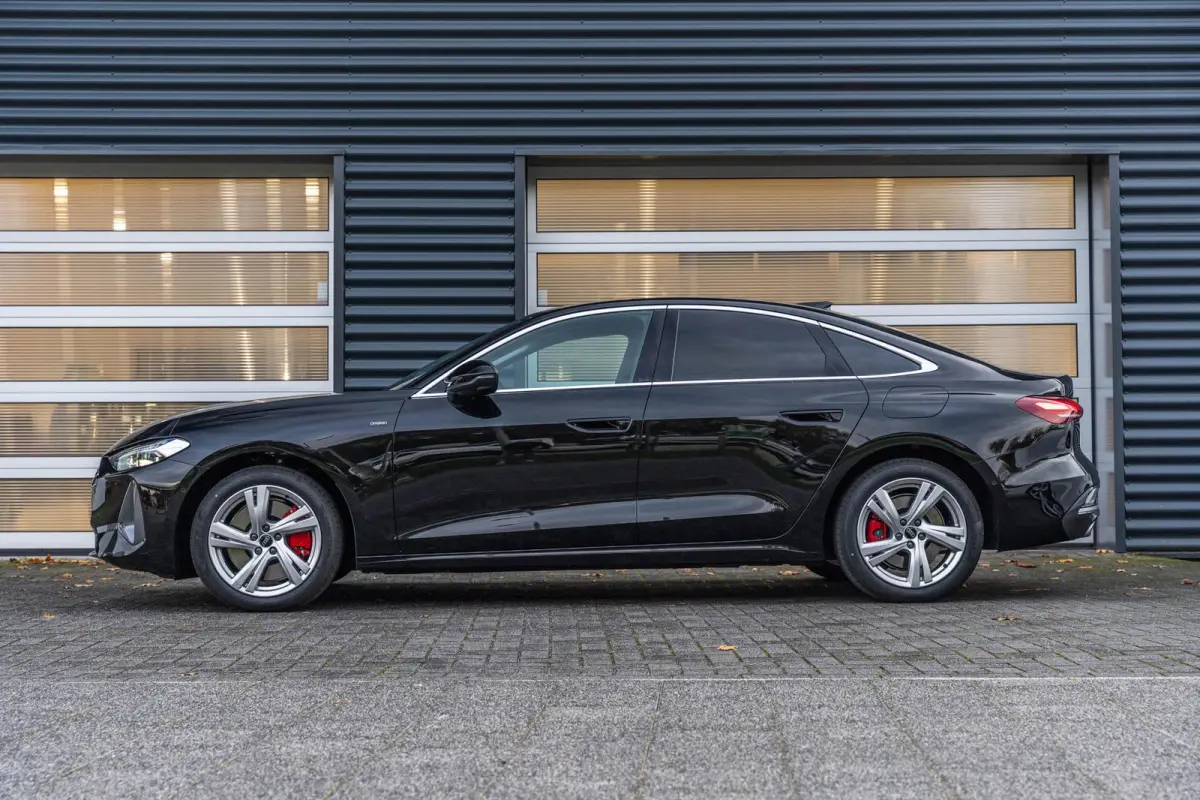 Limousine 2.0 299pk quattro Advanced Edition | Trekhaak Wegklapbaar | Techniek Pakket Plus