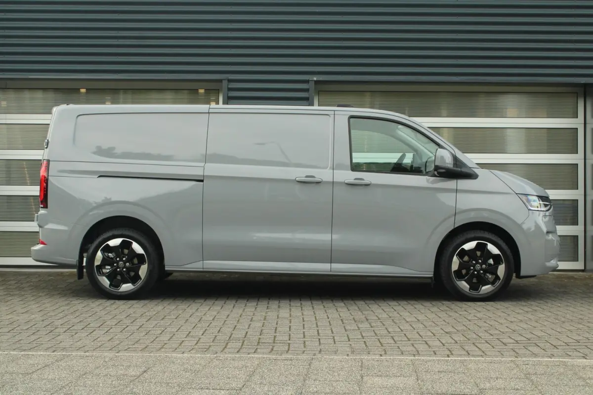 2.5 eHybrid 233pk AUT L2H1 30 Bulli | LMV 19'' | Trekhaak Vast | Houten Laadvloer