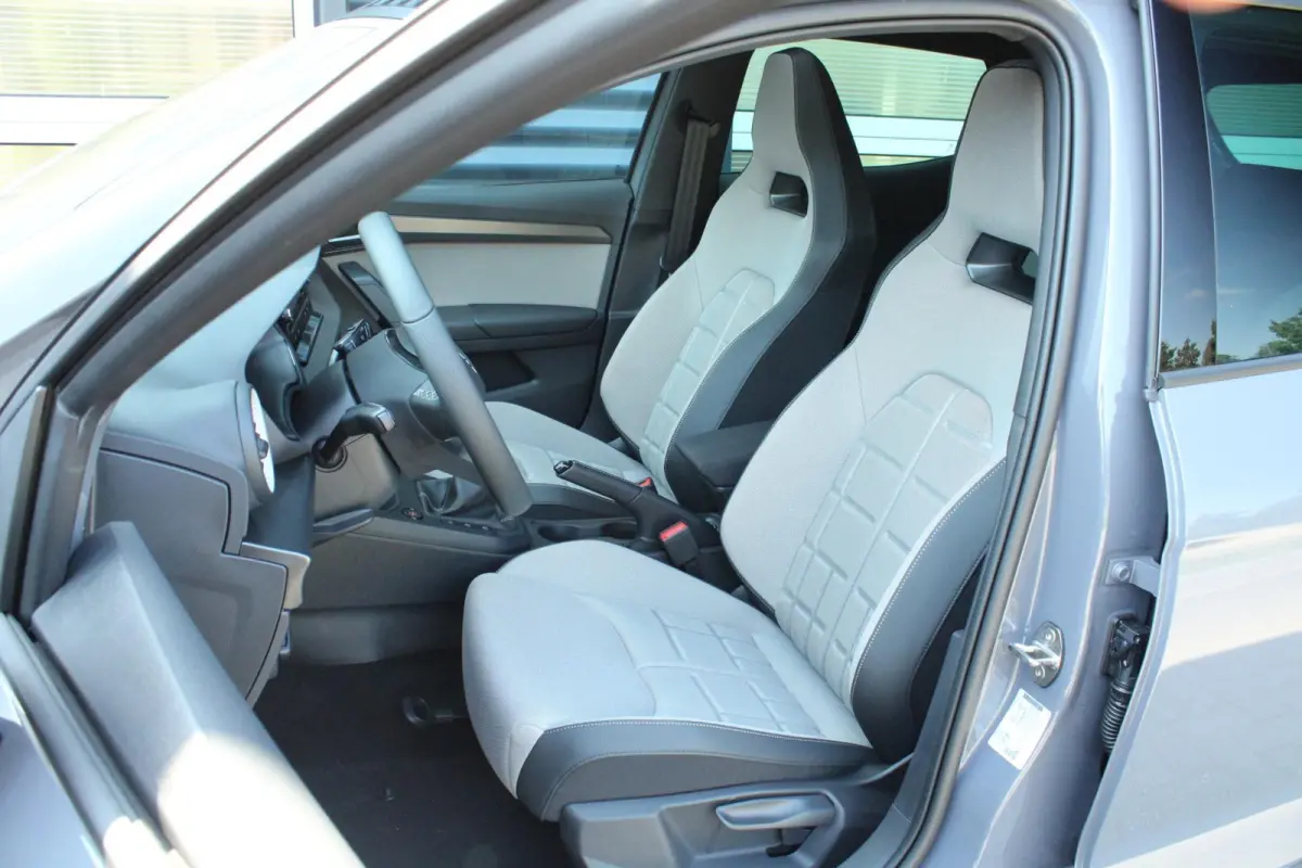 1.0 EcoTSI 95pk FR Business Connect | Panoramadak | Achteruitrijcamera