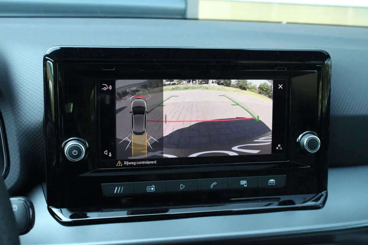 1.0 EcoTSI 95pk FR Business Connect | Panoramadak | Achteruitrijcamera