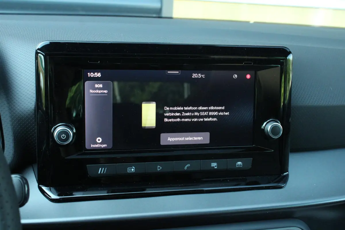 1.0 EcoTSI 95pk FR Business Connect | Panoramadak | Achteruitrijcamera