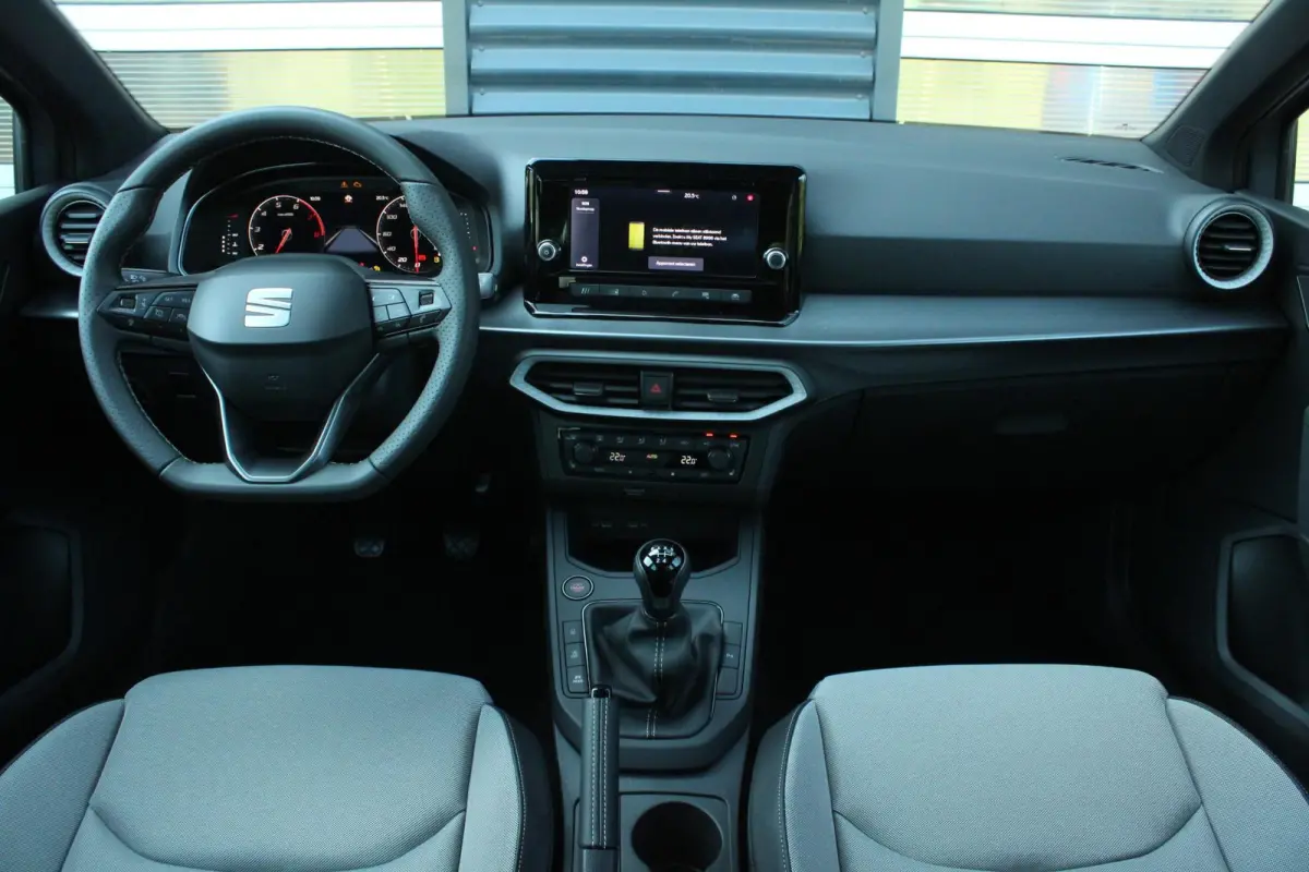 1.0 EcoTSI 95pk FR Business Connect | Panoramadak | Achteruitrijcamera