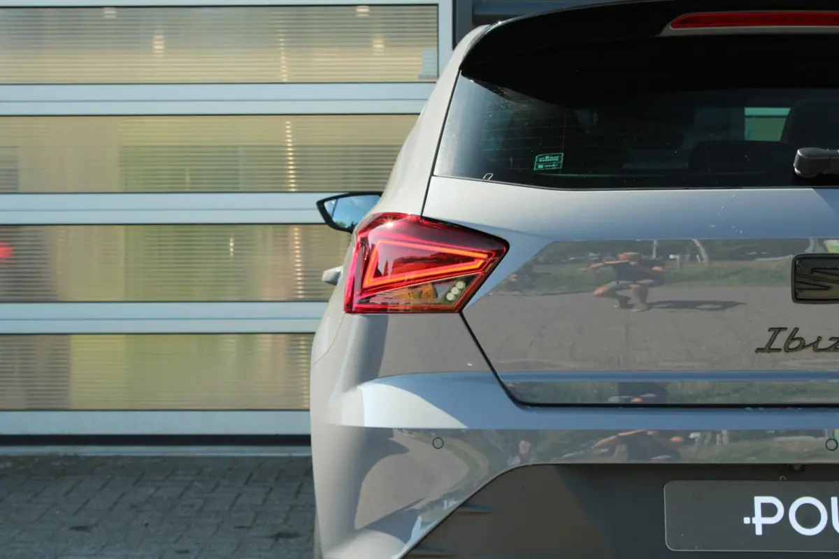 1.0 EcoTSI 95pk FR Business Connect | Panoramadak | Achteruitrijcamera