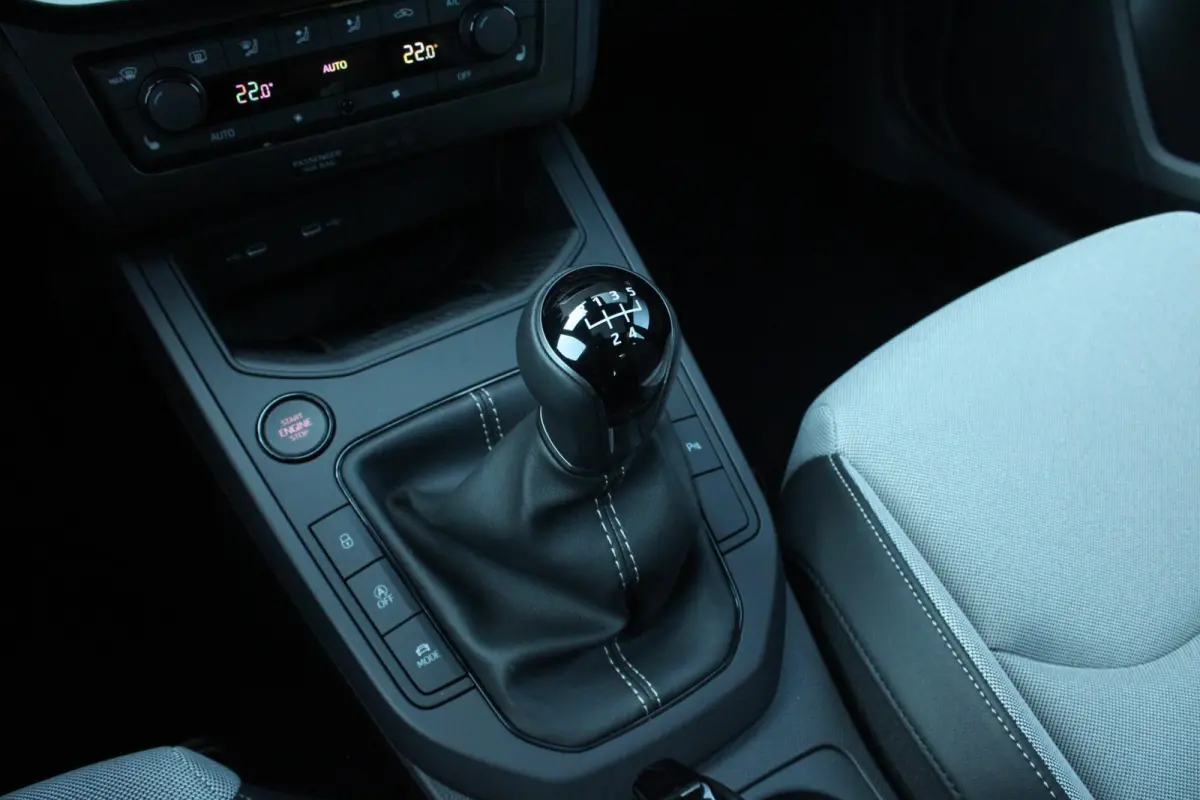 1.0 EcoTSI 95pk FR Business Connect | Panoramadak | Achteruitrijcamera