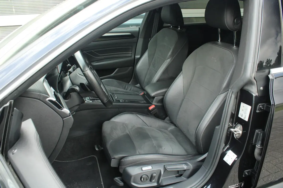 1.4 TSI eHybrid 218pk DSG R-Line Business+ | SoH 91% | Standkachel | Trekhaak | Camera | Navigatie | Apple CarPlay