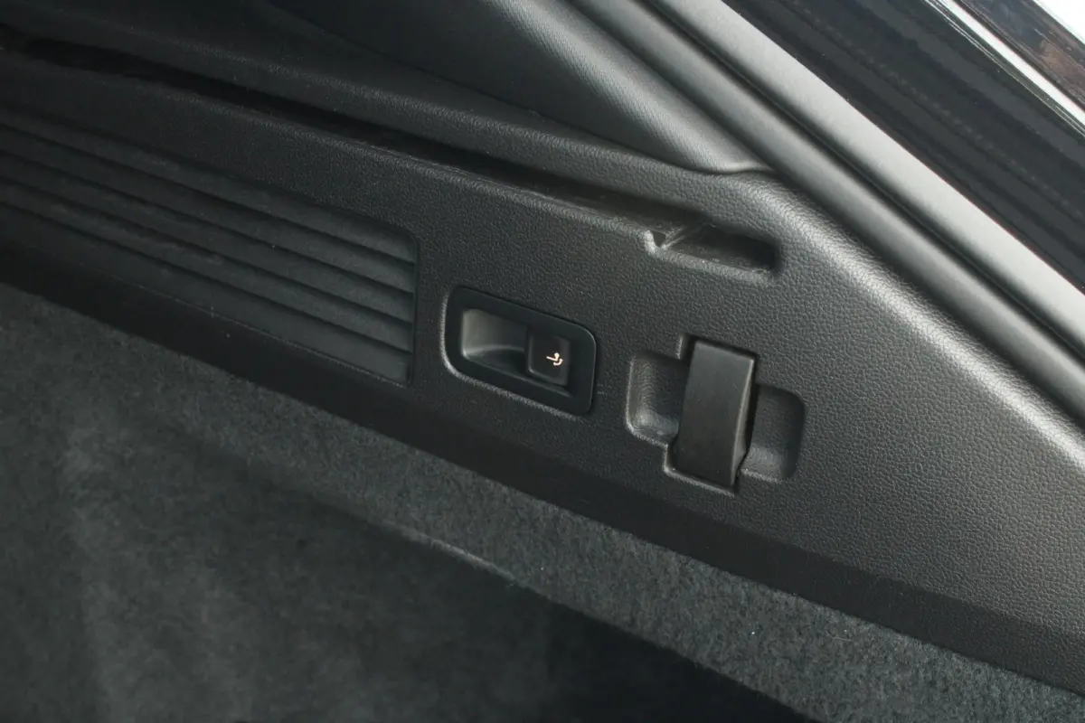 1.4 TSI eHybrid 218pk DSG R-Line Business+ | SoH 91% | Standkachel | Trekhaak | Camera | Navigatie | Apple CarPlay