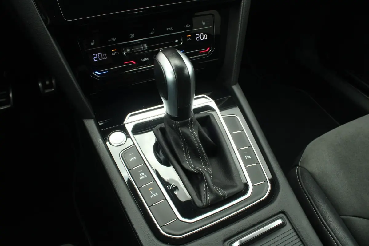 1.4 TSI eHybrid 218pk DSG R-Line Business+ | SoH 91% | Standkachel | Trekhaak | Camera | Navigatie | Apple CarPlay