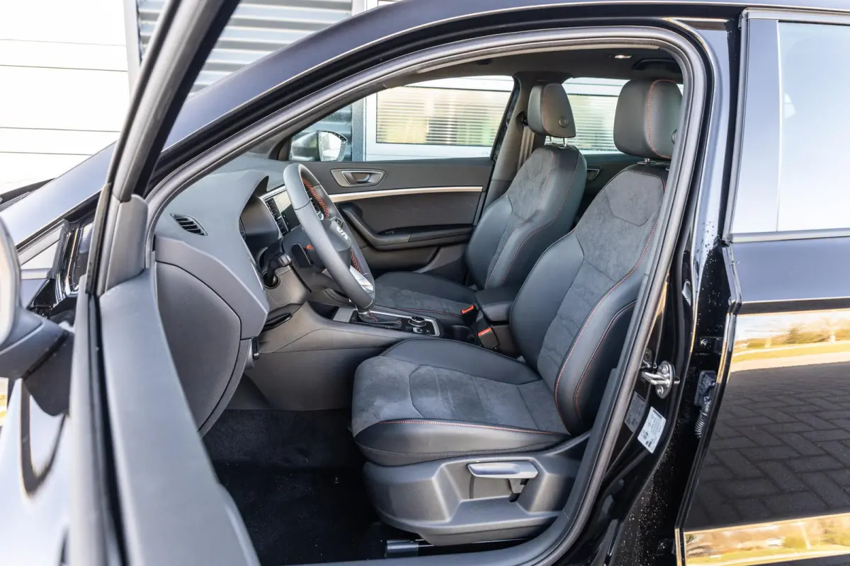 1.5 TSI 150pk DSG FR Business Intense | Panoramadak | Exclusive 19 Inch