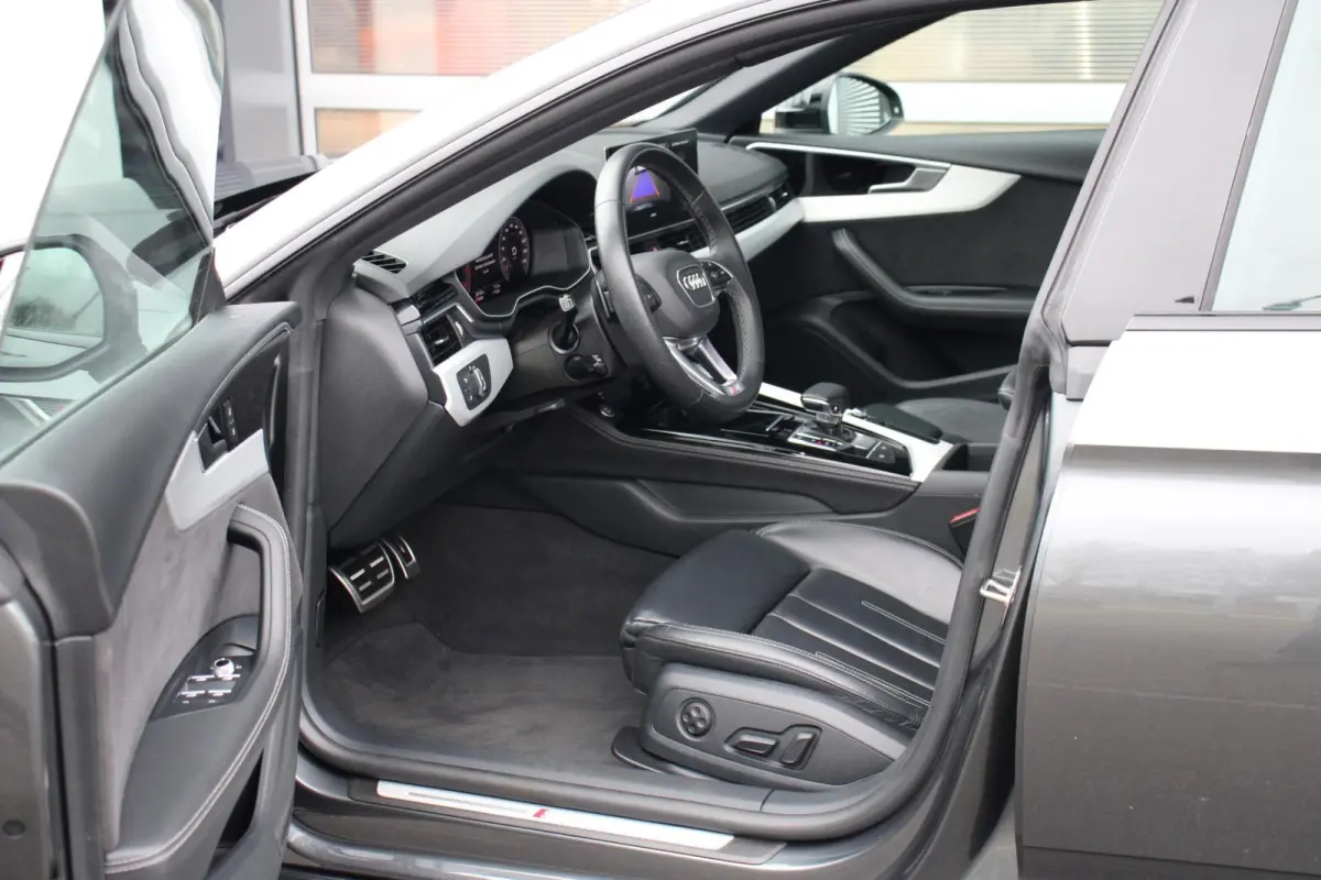 40 TFSI 204pk S-tronic S Edition | Lederen Sportstoelen | Achteruitrijcamera | Stoelverwarming | Keyless | Dodehoek Sensor | Apple Carplay & Android Auto