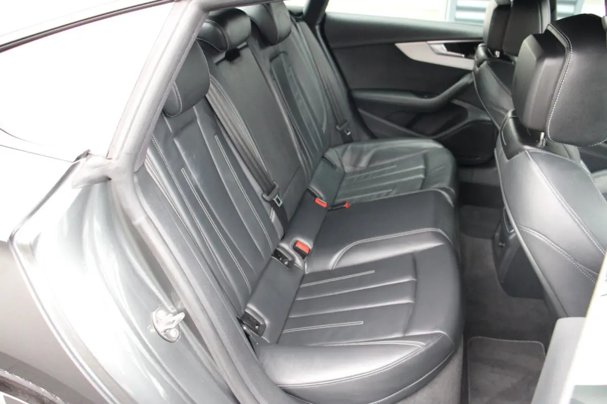 40 TFSI 204pk S-tronic S Edition | Lederen Sportstoelen | Achteruitrijcamera | Stoelverwarming | Keyless | Dodehoek Sensor | Apple Carplay & Android Auto