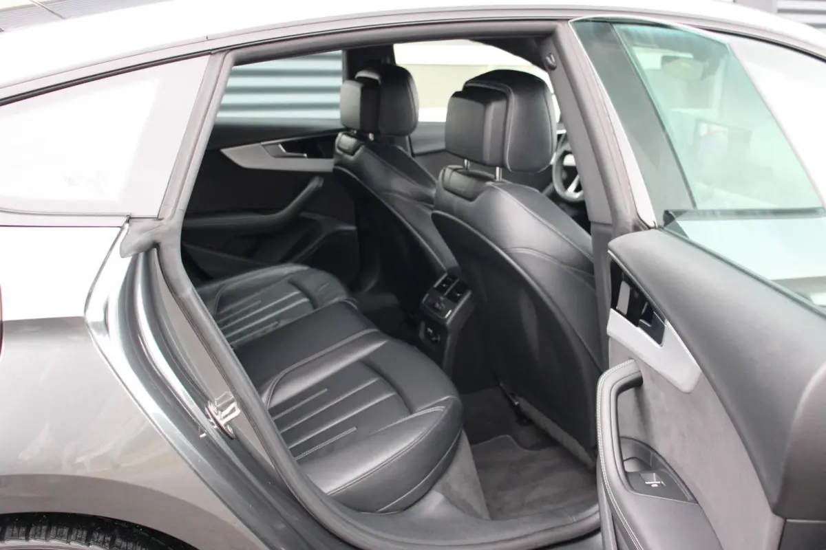 40 TFSI 204pk S-tronic S Edition | Lederen Sportstoelen | Achteruitrijcamera | Stoelverwarming | Keyless | Dodehoek Sensor | Apple Carplay & Android Auto
