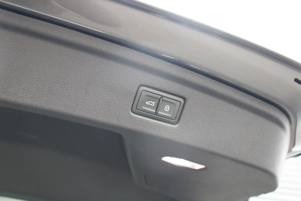 40 TFSI 204pk S-tronic S Edition | Lederen Sportstoelen | Achteruitrijcamera | Stoelverwarming | Keyless | Dodehoek Sensor | Apple Carplay & Android Auto