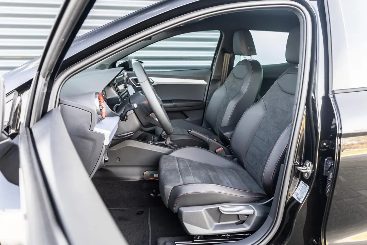 1.0 EcoTSI 95pk FR Business Connect | 18" Velgen | Apple Carplay/Android Auto
