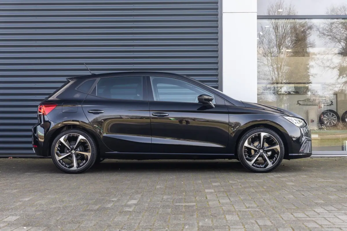 1.0 EcoTSI 95pk FR Business Connect | 18" Velgen | Apple Carplay/Android Auto